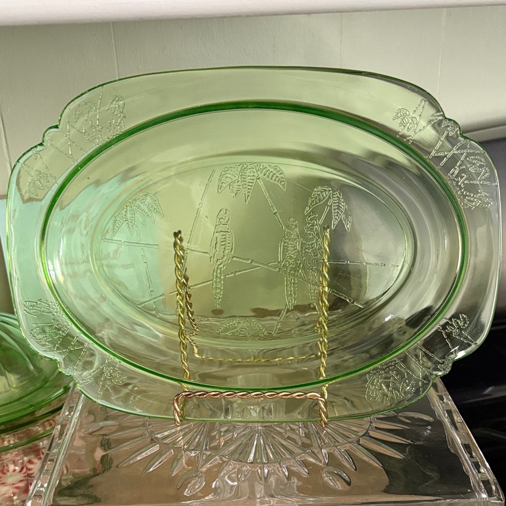 Vintage Federal Sylvan Green Oval Serving Platter- Parrot Motif. 1930. 11 inch